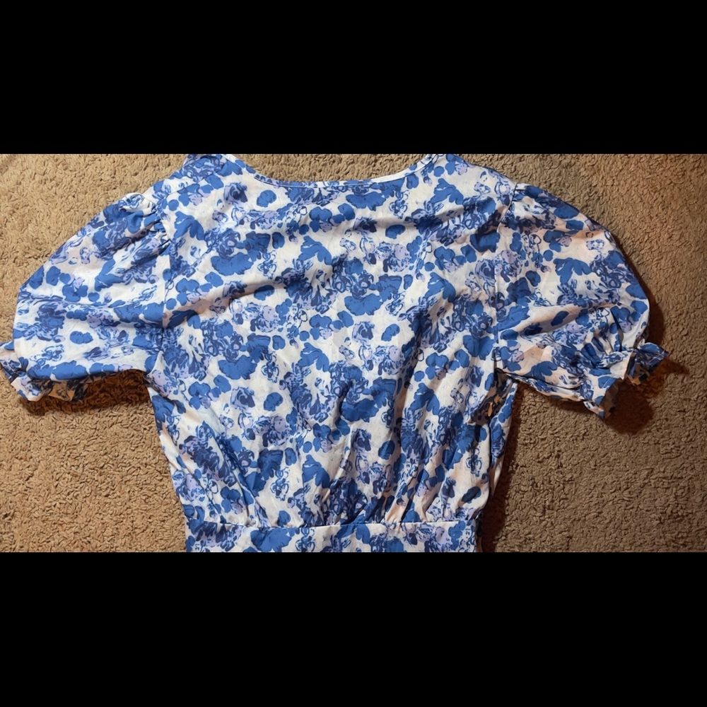Versatile, cute, blue and white floral